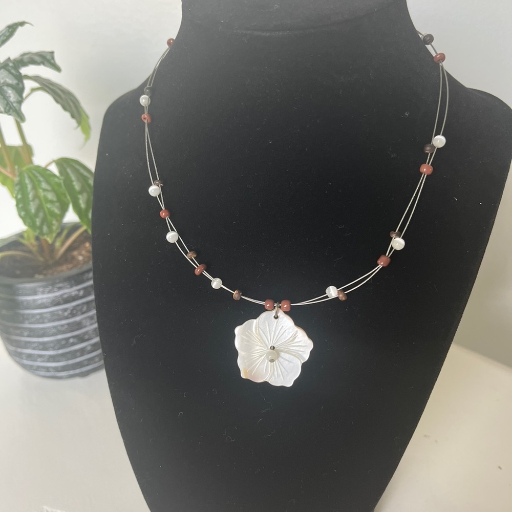 White flower necklace